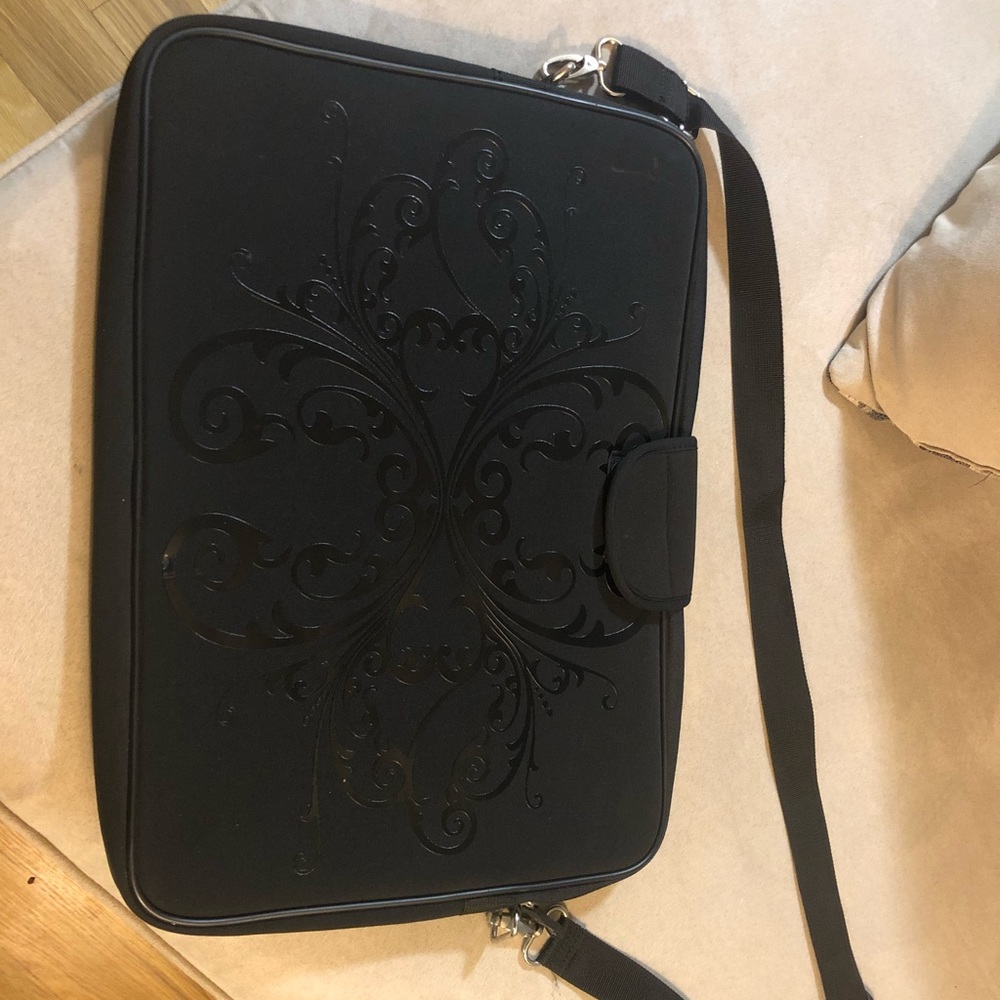 Laptop messenger bag